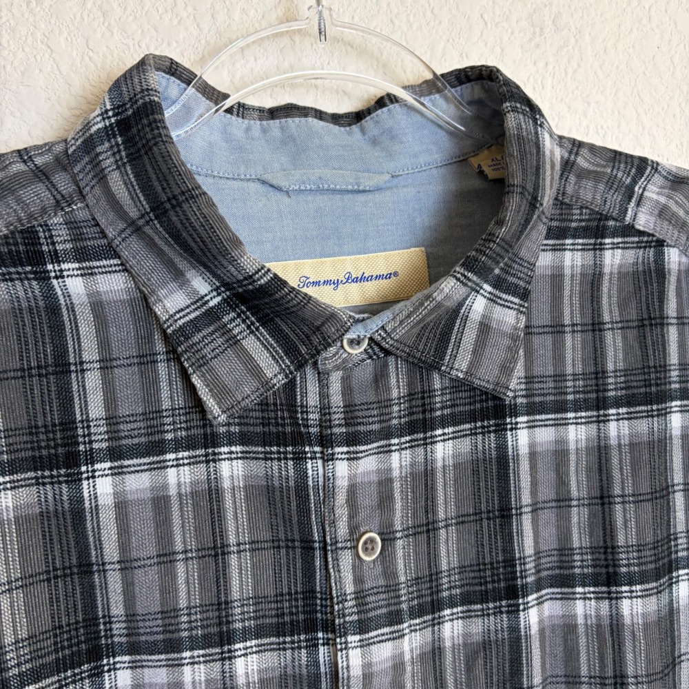 Tommy Bahama Men XL Gray Black Plaid Corduroy Long Sleeve Button Down Shirt